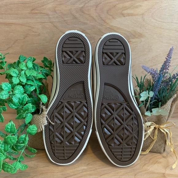 SOLD 💕NEW Converse Chuck Taylor All Star Velvet - Picture 8 of 8